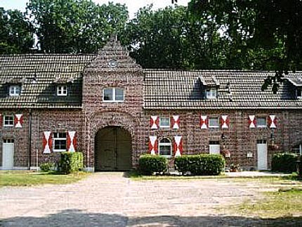 Vorburg des Herrenhaus Steprath